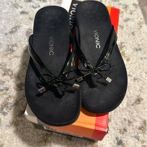 Womens Vionic Black Sandals Size 10